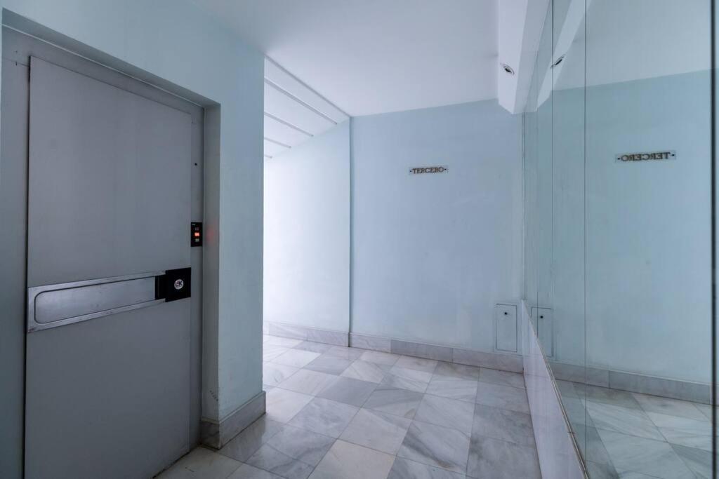 Apartamentos Rg, San Vicente 22 塞维利亚 外观 照片